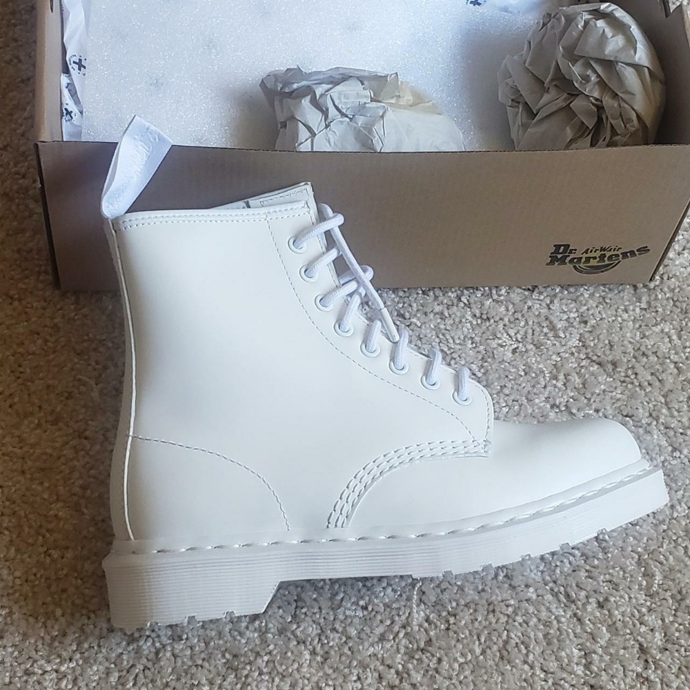 Dr martens 1460 mono white